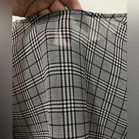 Women work top, sheer. Size XL - Picture 2 of 4